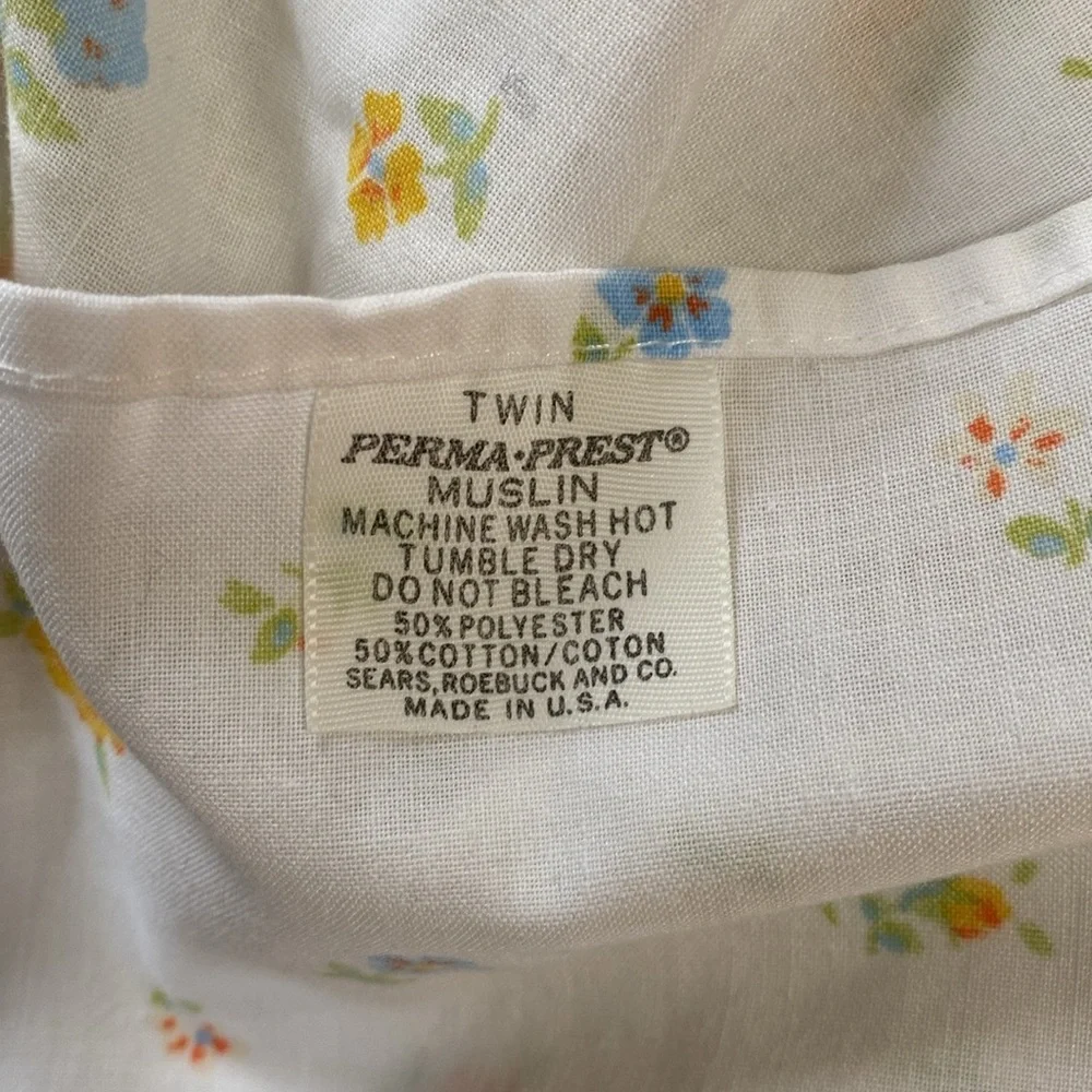 FINAL PRICE $10 70’s Sears Roebuck Cottagecore Floral Print Twin Sheet Fabric - Picture 3 of 4